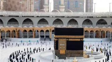 صدمة في السوق.. إيقاف تأشيرات العمرة يصعّب عمل الشركات المصرية